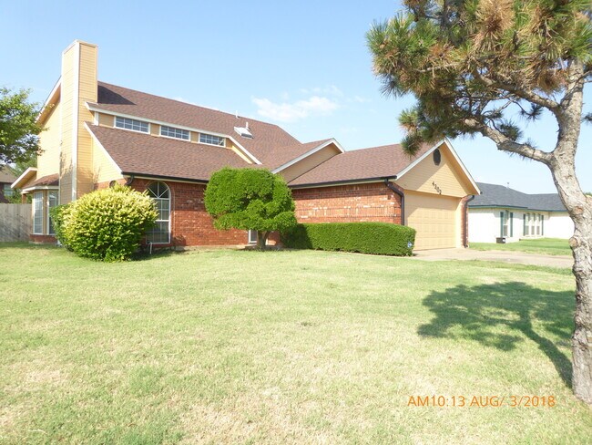 Building Photo - 4302 SW Parkridge Blvd