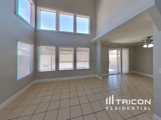 Building Photo - 4548 Little Wren Ln
