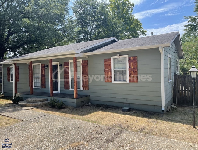 Building Photo - 204 Calloway Ave