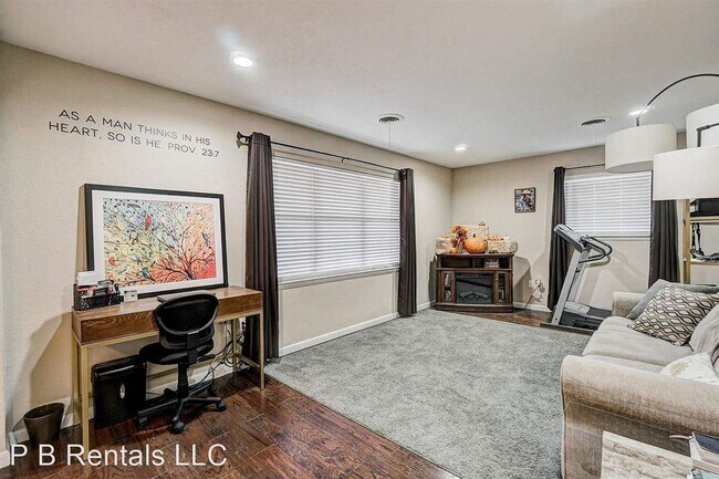 Foto del edificio - 3 br, 2 bath House - 2811 NW HILLTOP DRIVE