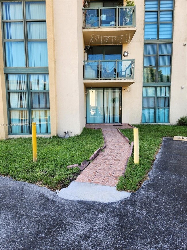 Foto del edificio - 2055 SW 122nd Ave