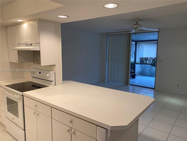 Foto del edificio - 1951 Atlantic Shores Blvd