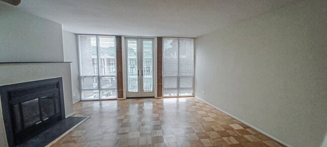 Building Photo - Cozy 1 Bed 1 Bath Unit With Gorgeous Views In Historic Lake Anne Of Reston