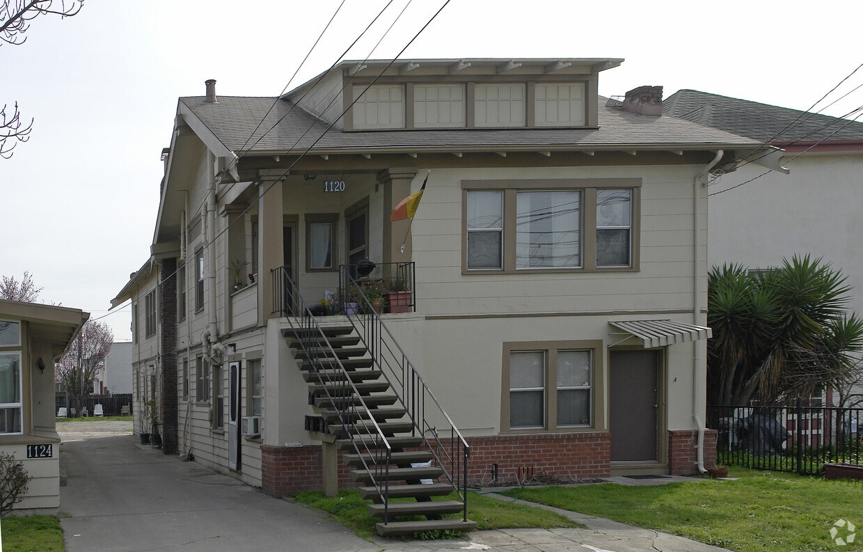 Building Photo - 1120 Regent St