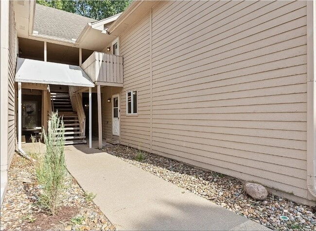Building Photo - 401 SE Lowell Dr