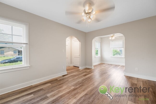 Foto del edificio - 3 Bed 1 Bath In Quiet Neighborhood