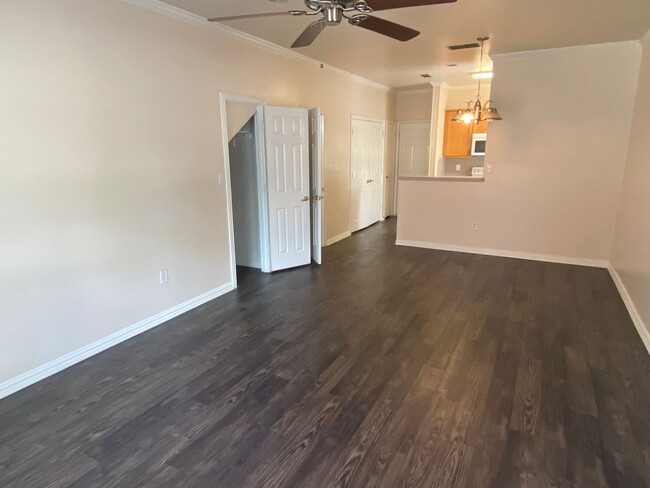 Foto del edificio - 2 Bedroom Townhome in Denton