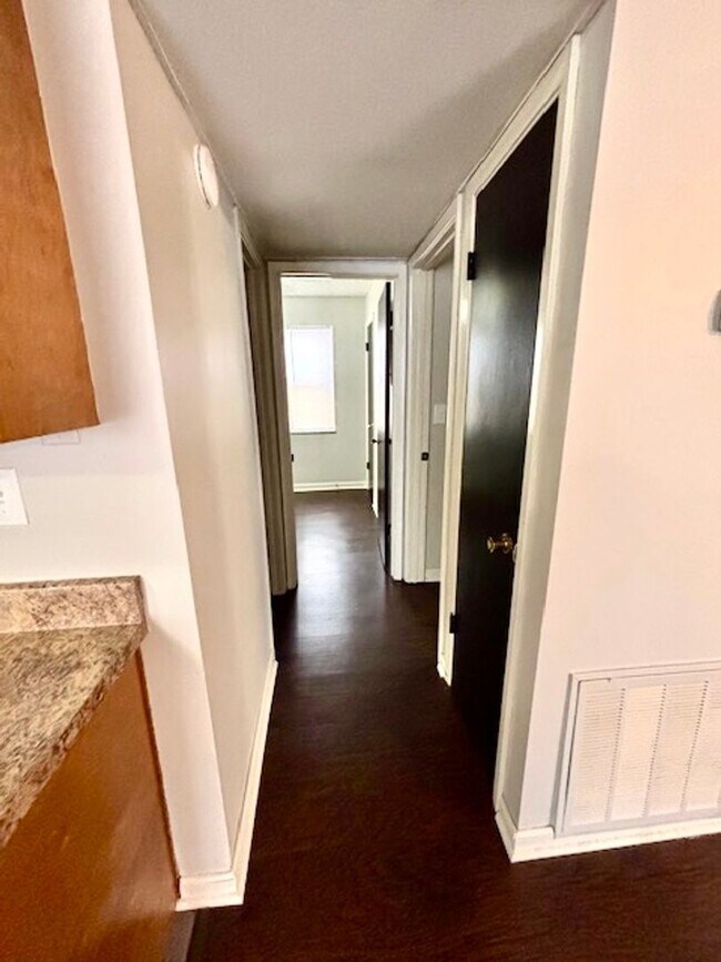 Foto del edificio - 4721 Samantha Ave