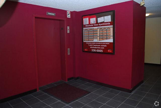 Elevator - Green Oak Stockade View Apartments