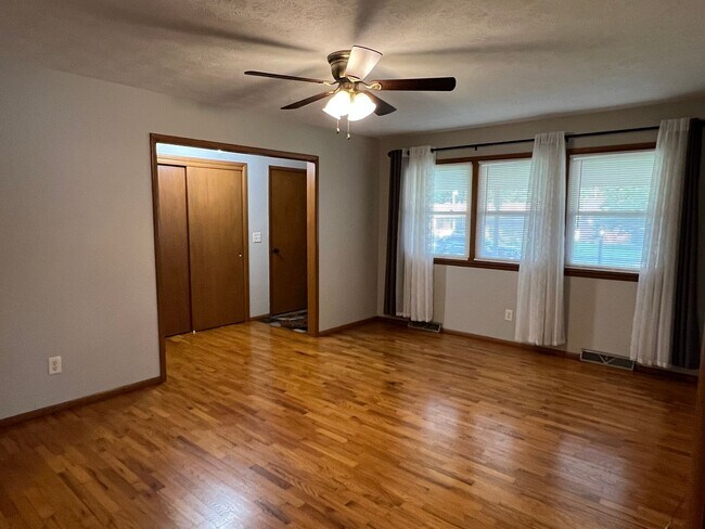 Foto del edificio - Well-Maintained 3 Bed / 2 Bath near Mercy Hospital