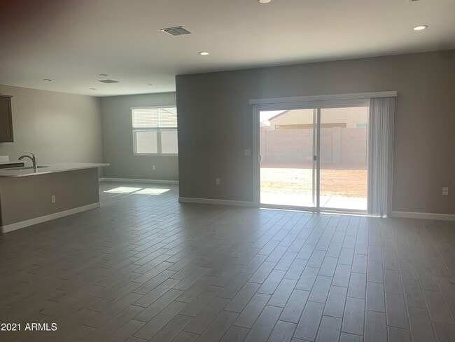 Foto del edificio - 264 S 189th Ln