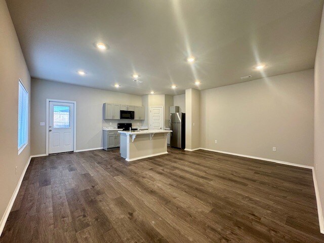 Foto del edificio - 6816 SW Devotion Ave