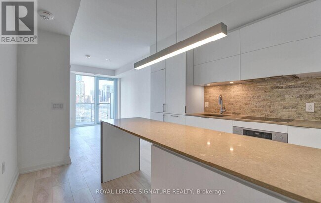 Building Photo - 15 Lower Jarvis St