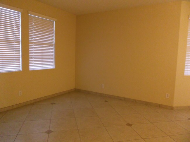 Foto del edificio - 12145 W Jessie Ct