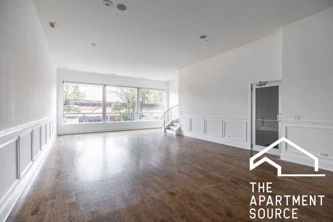 Photo - 1008 W Lake St Apartment