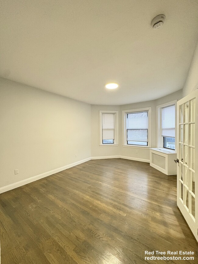 Building Photo - 19 Peterborough St