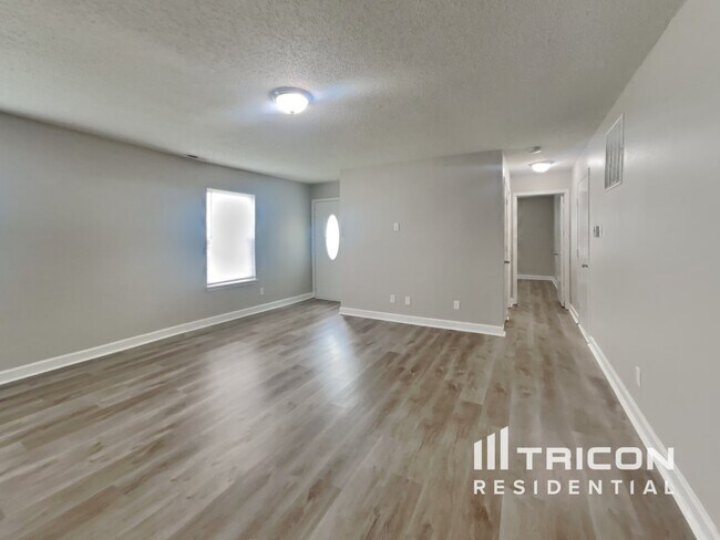 Foto del edificio - 13336 N Brick Chapel Dr