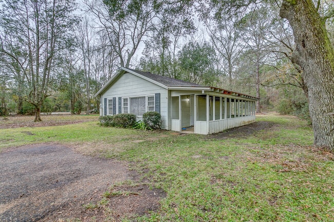 Building Photo - 3128 Club House Rd