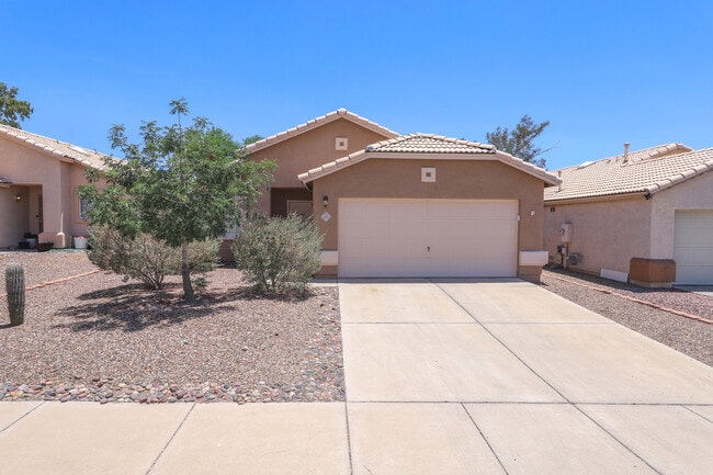 Building Photo - 8070 N Wild Aster Way
