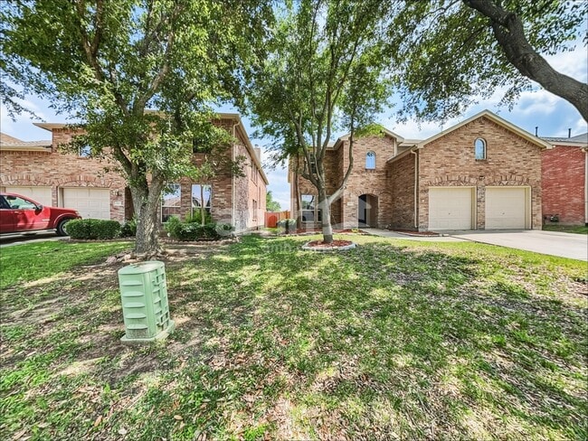 Building Photo - 5009 Blackwood Dr