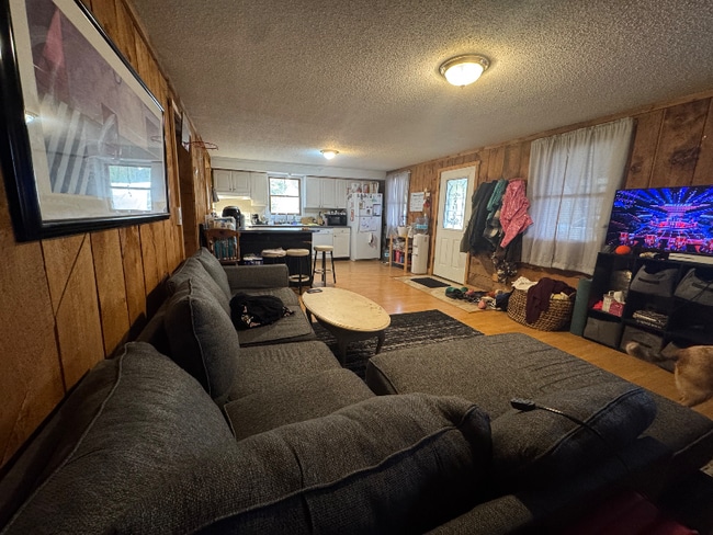 Building Photo - 737 Barrows Towne Rd