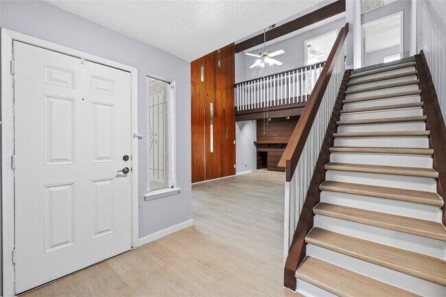 Foto del edificio - 12528 Wellington Park Dr