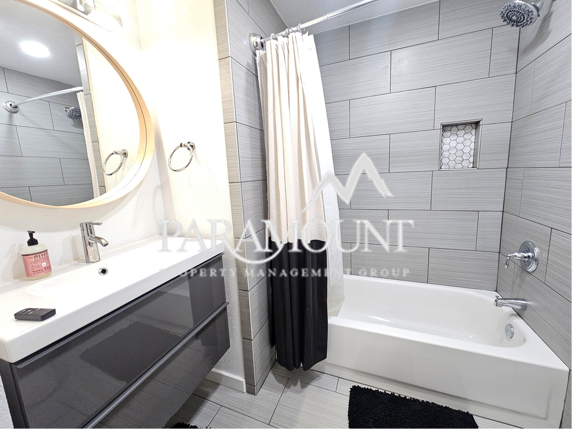 Foto principal - Serene and Modern 2 Bedroom Condo in Breme...