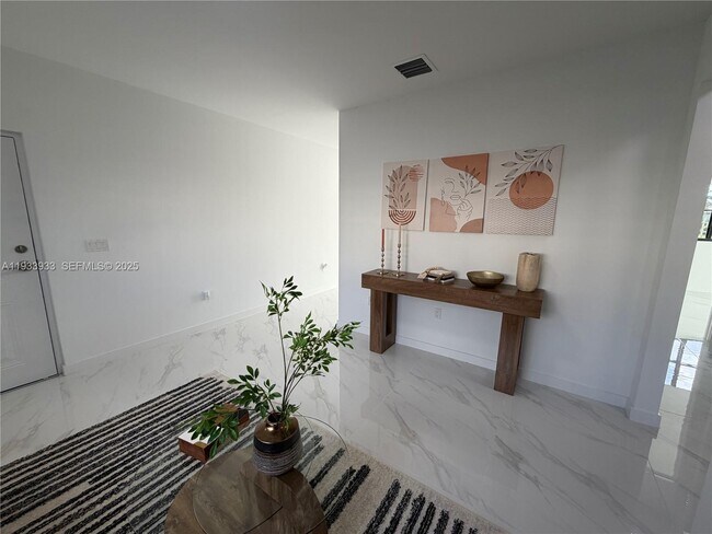 Foto del edificio - 2308 E 4th Ave