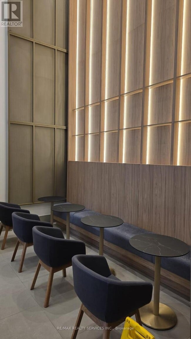 Building Photo - 430 Square One Dr