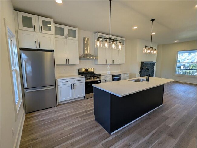 Building Photo - 619 Carpenter St