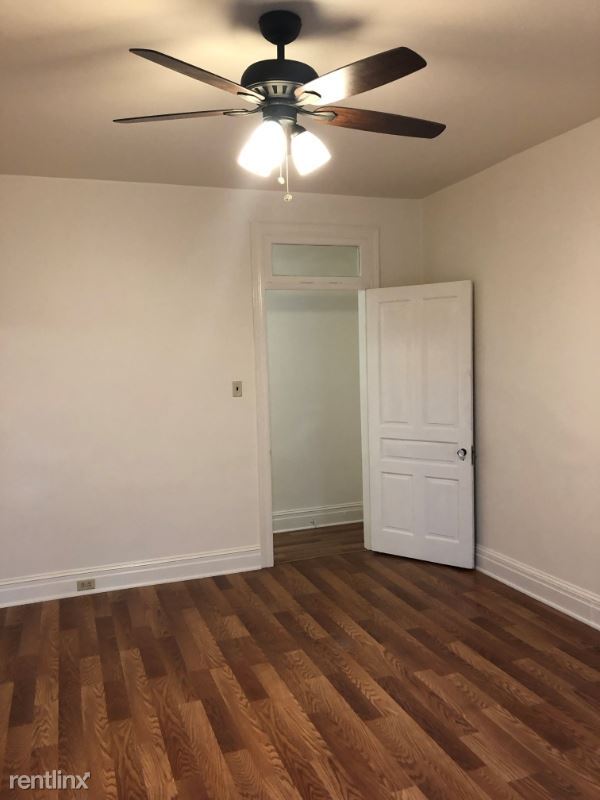 Building Photo - 323 N Hartley St