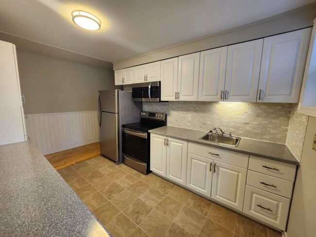 Building Photo - 23 Paddock St