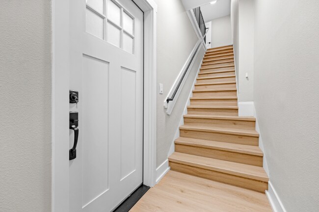 Building Photo - 1412 23rd St NE