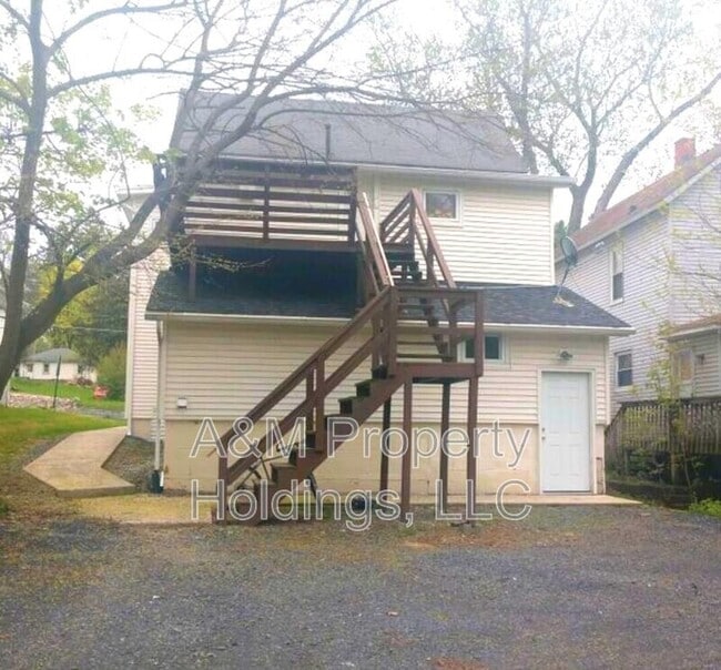 Building Photo - 267 Brodhead Ave