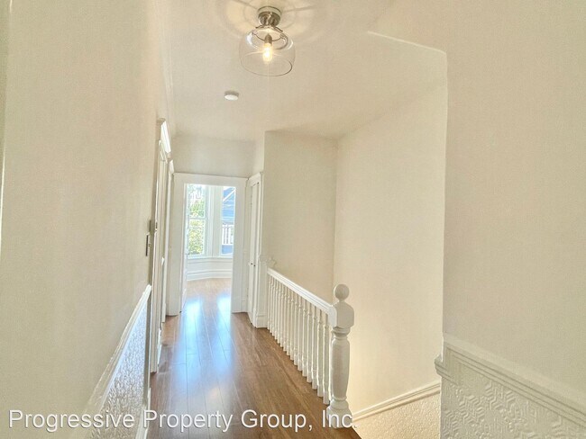 Foto del edificio - 3 br, 1 bath House - 483 Noe Street