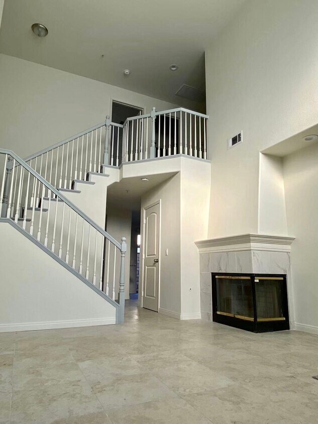 Foto principal - 809 W Duarte Rd