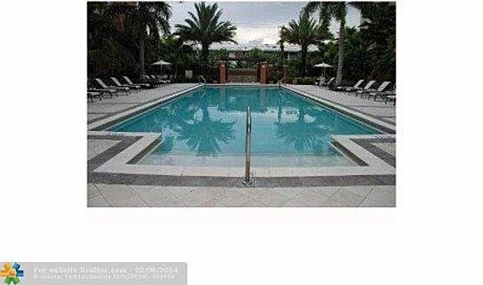 Foto del edificio - 2421 NE 65th St