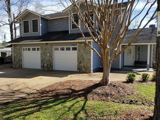 Building Photo - 132 Timber Ridge Dr