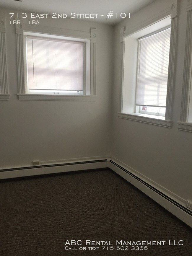 Foto del edificio - 713 E 2nd St