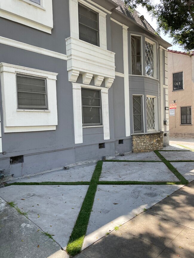 Foto del edificio - 460 N Orange Grove Ave