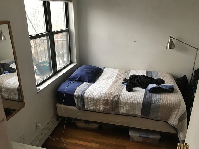 Foto del edificio - 122 Allen St