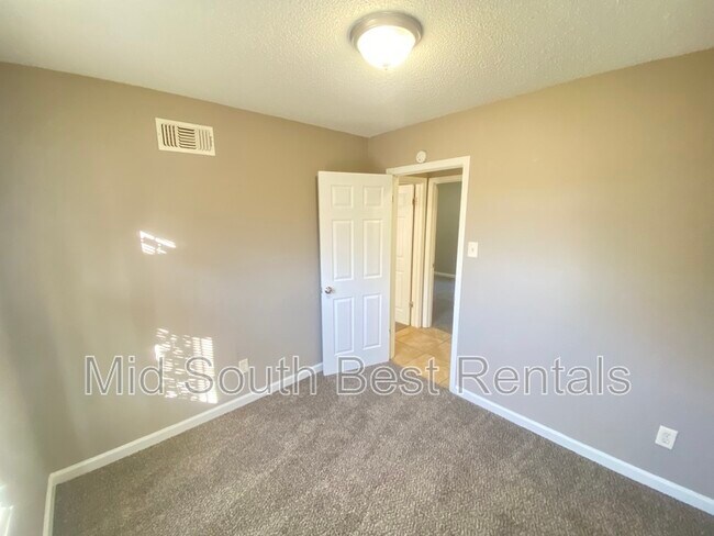 Foto del edificio - 3800 Kalamath Cove