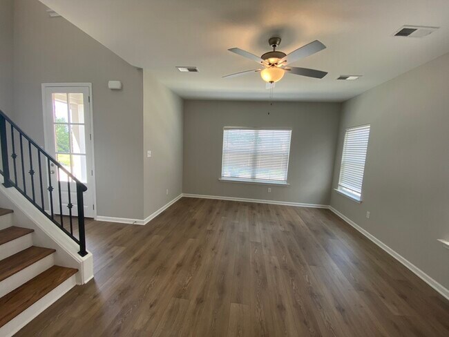 Building Photo - 10147 Sterling Ridge Dr