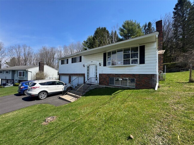 Foto del edificio - 4520 Marshall Dr W