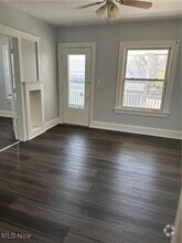 Building Photo - 2306 Selzer Ave