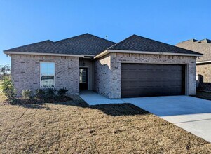 Building Photo - 102 Tatum Ln