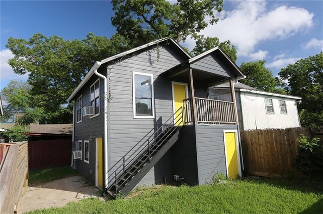 Foto del edificio - 5917-1-5912 Sherman St