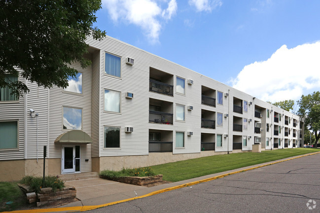 Hillsborough Apartments Rentals - Roseville, Mn 