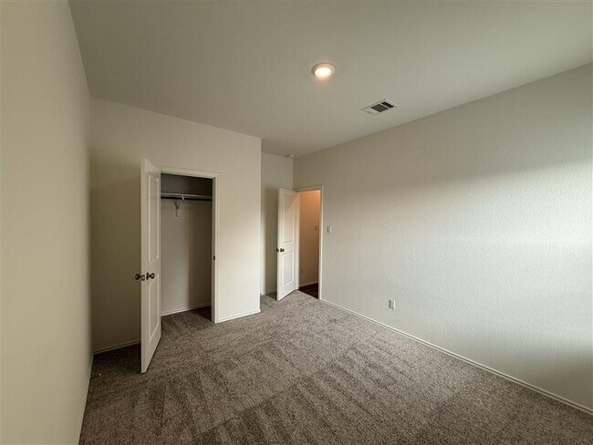 Building Photo - 445 Roper St