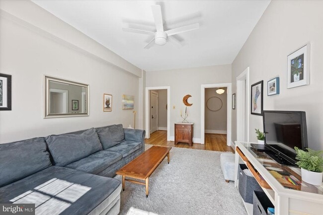 Foto del edificio - 3028 Porter St NW